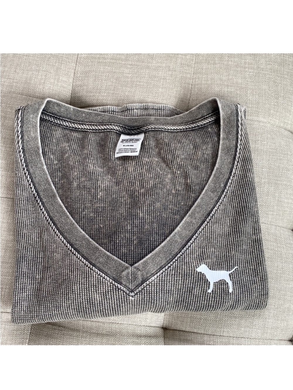 PINK Victoria's Secret Womens Gray V-Neck Thermal Top with White Dog Logo